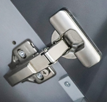 PECOL-vend-un-large-catalogue-de quincallerie au-Maroc